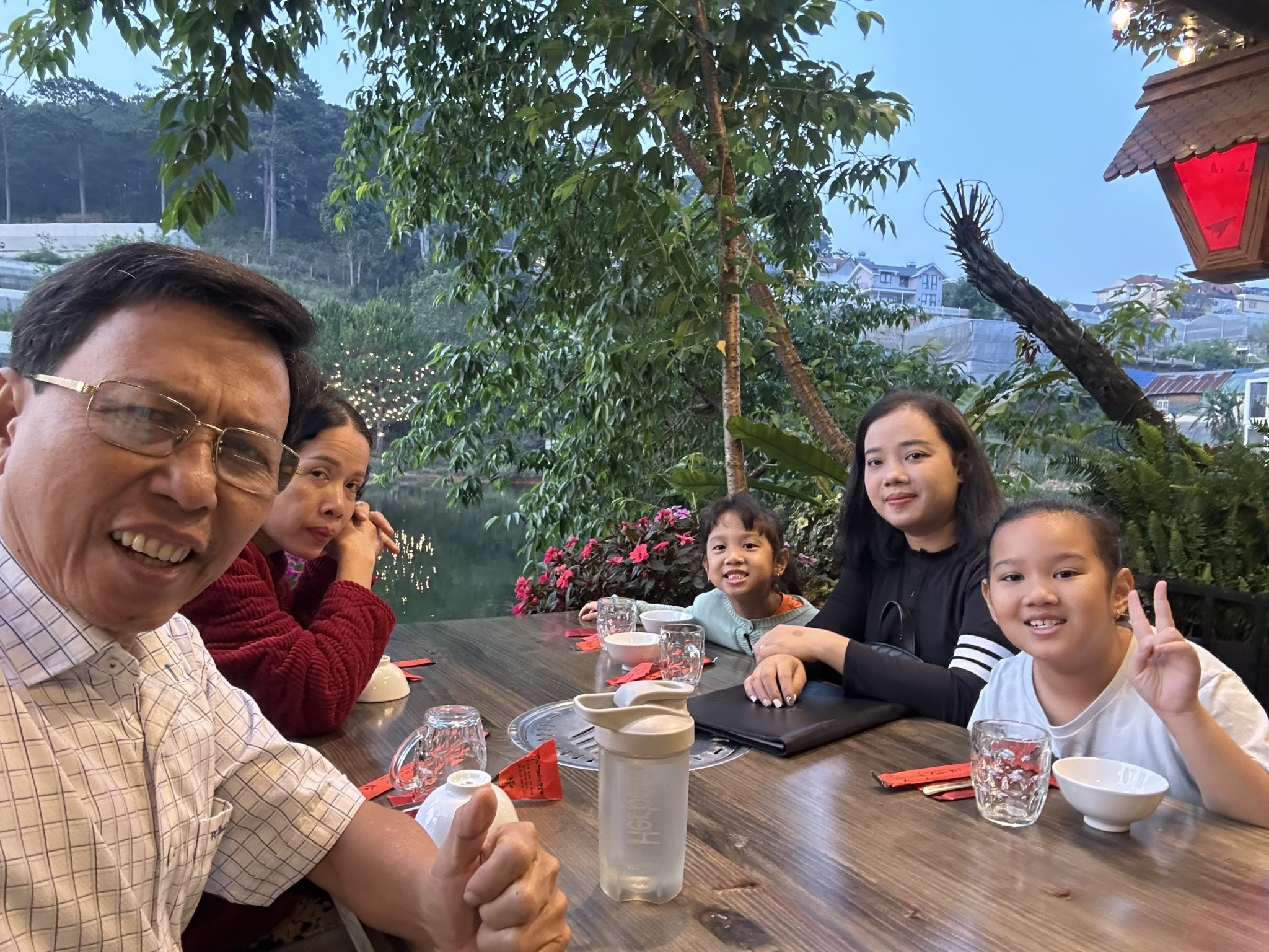 Khoảnh khắc hạnh phúc cùng gia đình