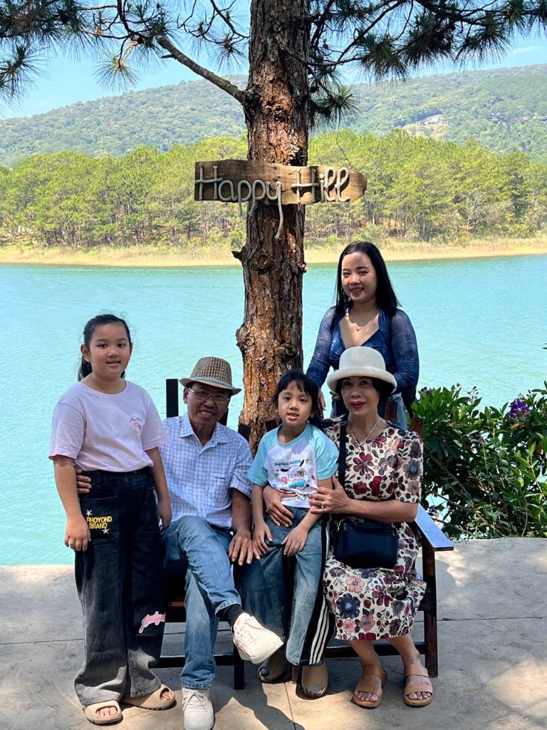 Võ Tấn Thanh cùng gia đình tại Happy Hill